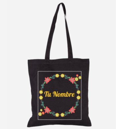 bolsa personalizada con nombre rodeado de flores